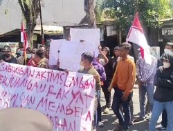 Dinas Sosial Lamongan Di Minta Tegas, Sejumlah Aktivis Geruduk Gedung DPRD Lamongan